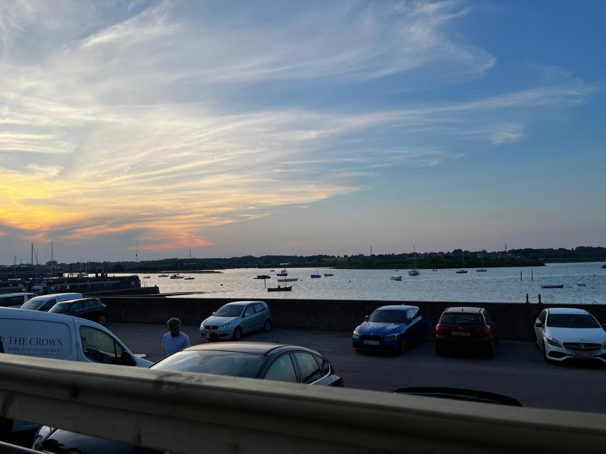 The Crown Pub And Hotel Manningtree Exterior foto